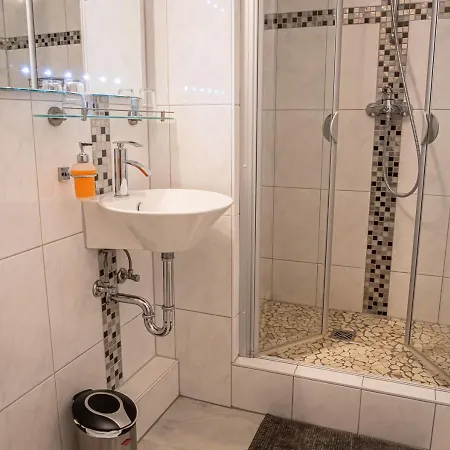 Bouzid - Hotell Laatzen